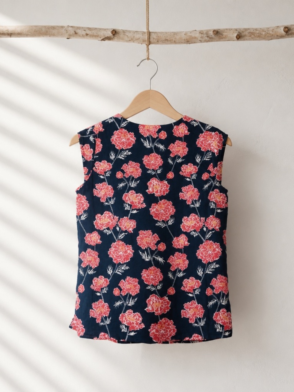 Banana Republic Floral Blouse - Picture 2 of 3